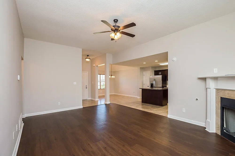 3 bed, 2.0 bath, 1500 sqft, $1,895 — Photo 2