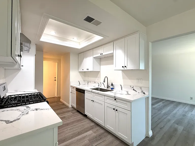 320 S Ynez Ave #D — Photo 6