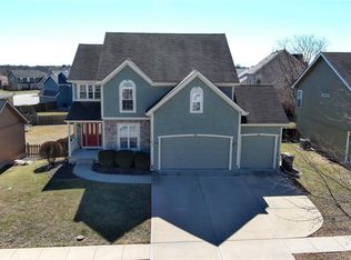 401 Wyndham Dr, Lansing, KS 66043