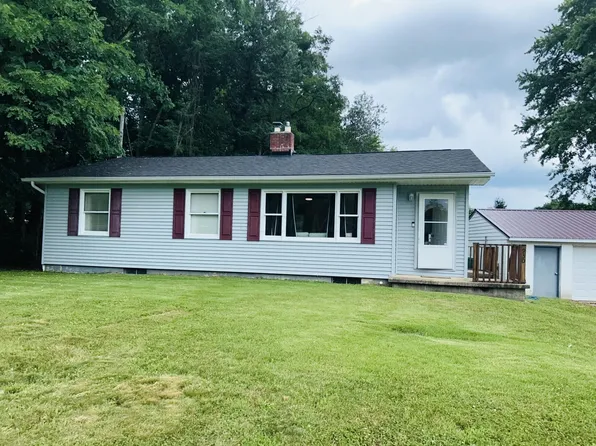 930 Lake Rd SE, Lancaster, OH 43130