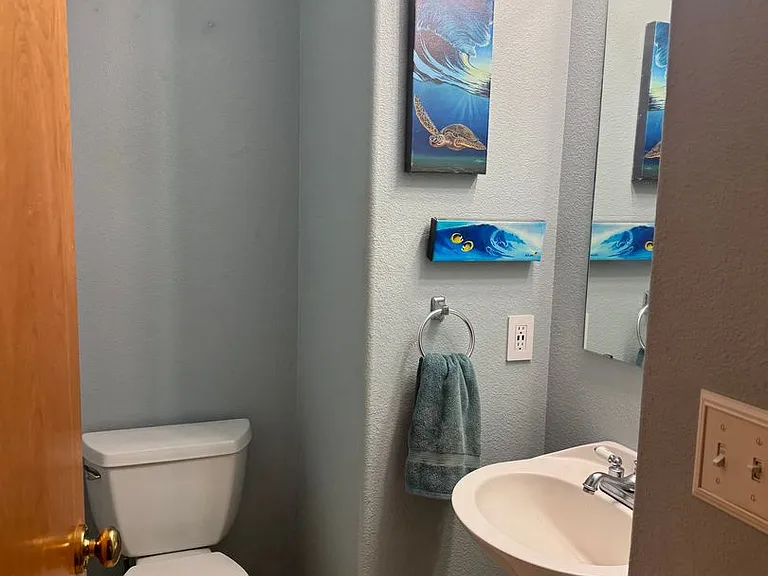 1312 Lambert Cir — Photo 9