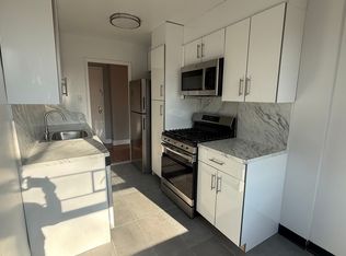 192-20 67th Ave APT 3B, Fresh Meadows, NY 11365