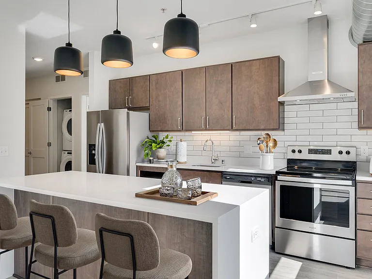 Loring - 2 Bed / 2 Bath - 1,010-1,045 Sq.Ft.