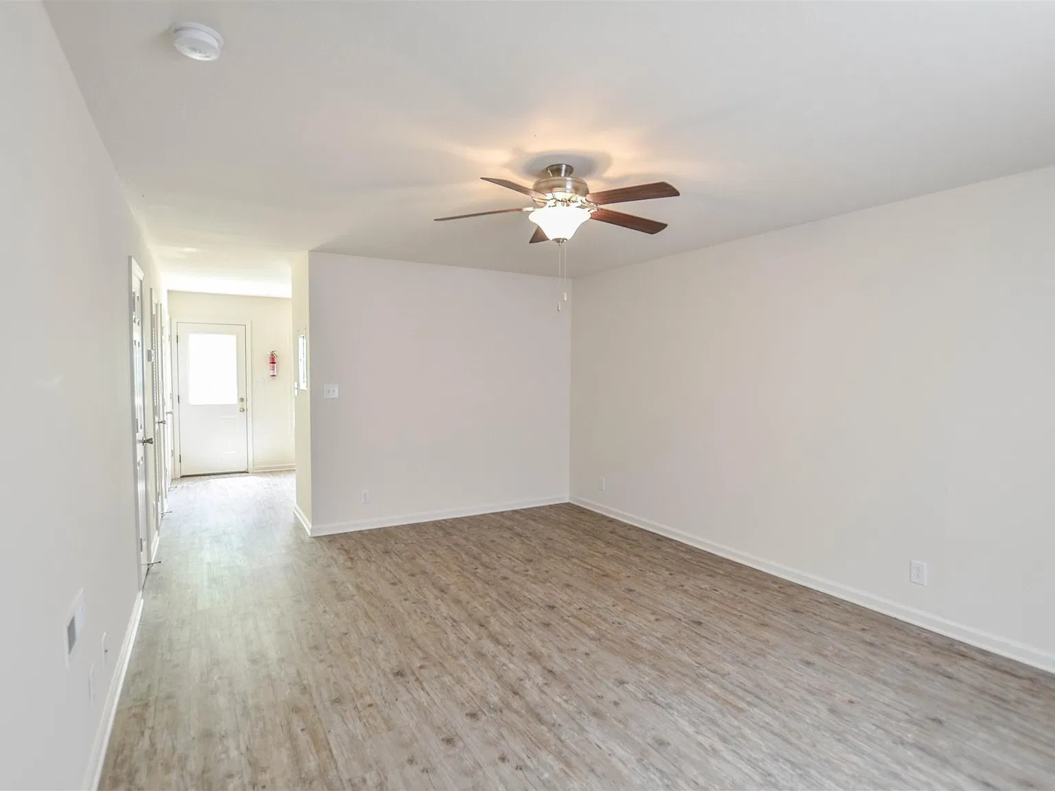 536 Patriot Park Ct — Photo 2