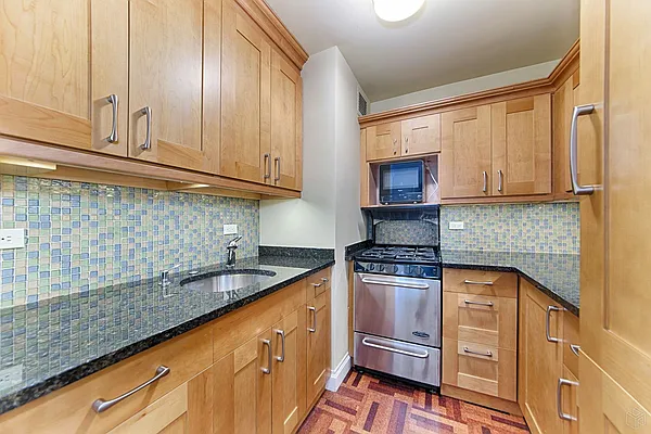 Sold by Halstead Real Estate | media 6