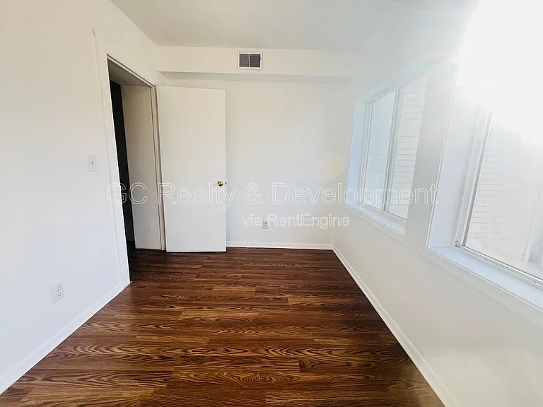 6124 S Whipple St #3 — Photo 11