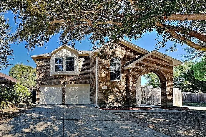 2447 Fox River Ln