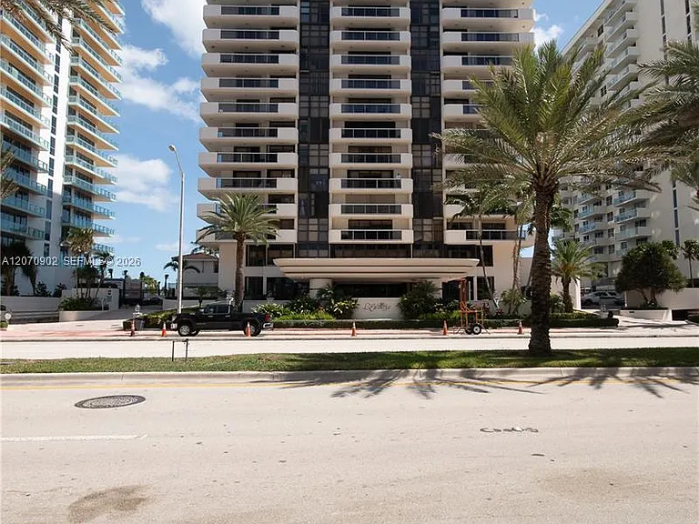 5757 Collins Ave #703 — Photo 42
