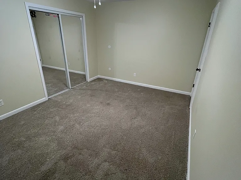 1208 Wentworth Pl — Photo 12