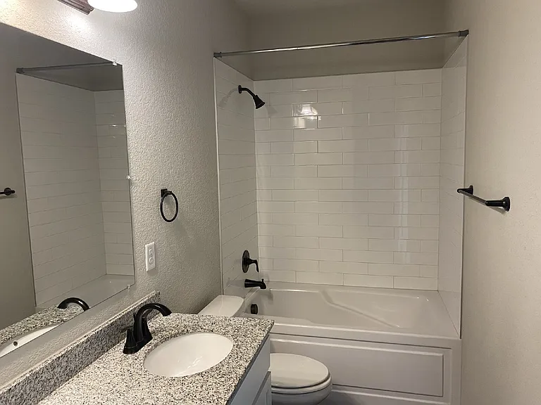 6611 Warrington Rd — Photo 23
