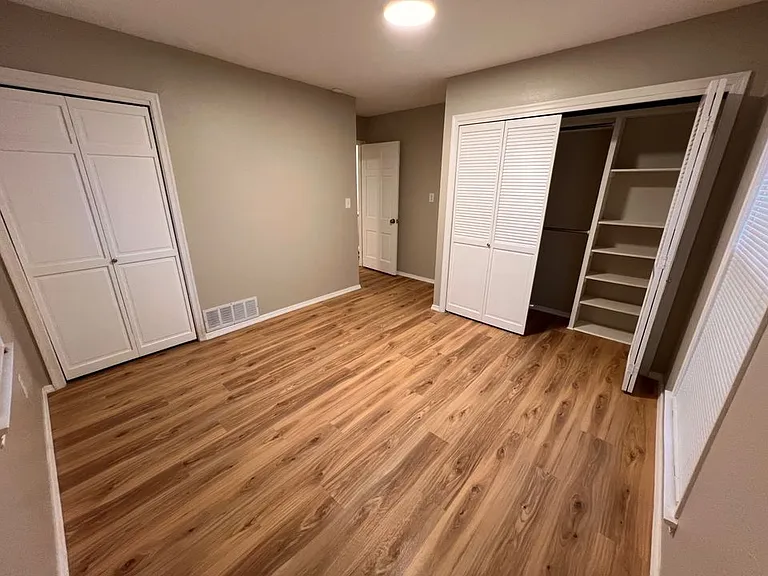 2906 S Monroe St — Photo 12