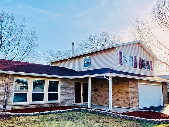 2nd image of 2715 Knollwood Pl