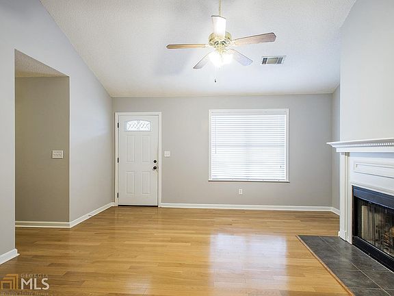 4th image of 181 Pebble Creek Dr #22