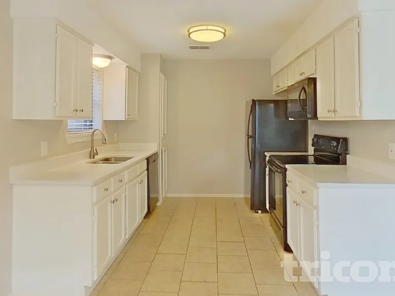 3029 Meadowmoor St — Photo 5