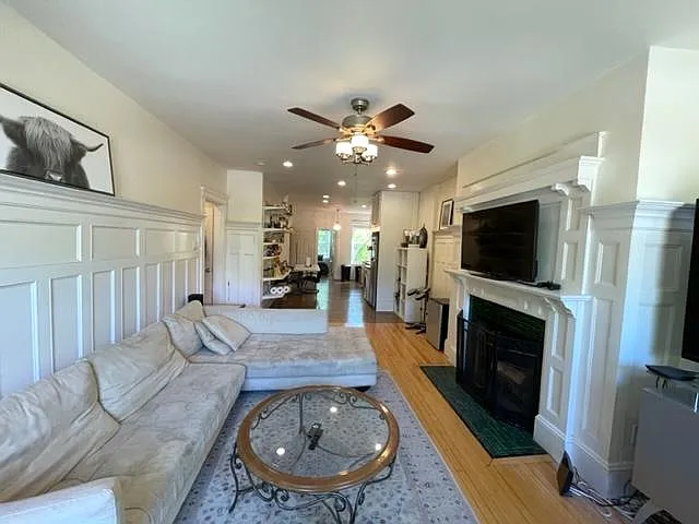 3 bed, 1146 sqft, $4,600 — Photo 4