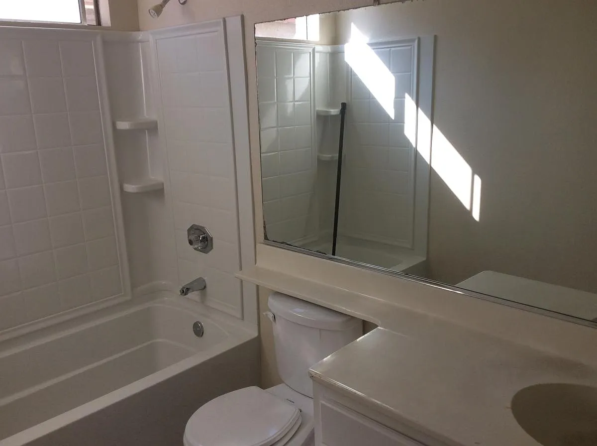 4 bed, 1927 sqft, $3,400 — Photo 4