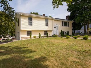 57 Seneca Rd, Portsmouth, RI 02871