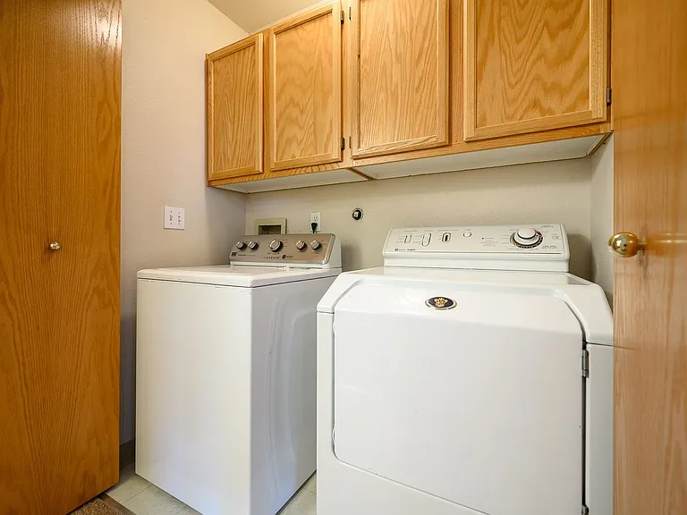 357 NE Faulconer Ct — Photo 21