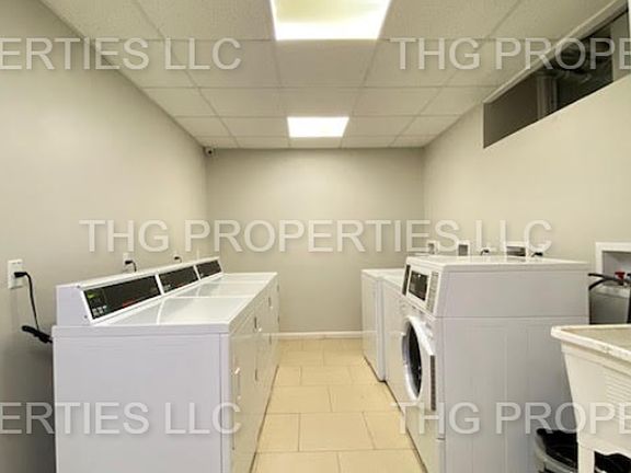 5th image of 641 Lincoln Ave APT 27