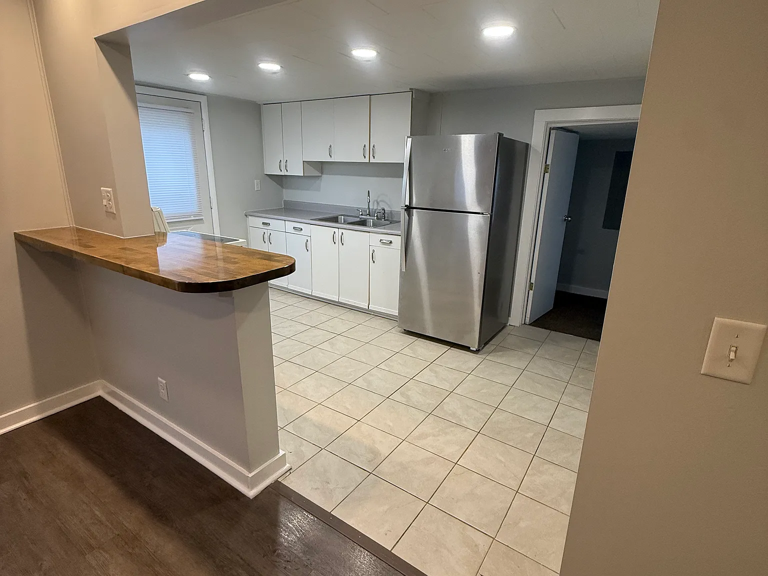 813 W Elm St — Photo 2