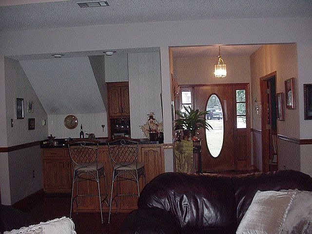 1st image of 47175 Wisteria Dr