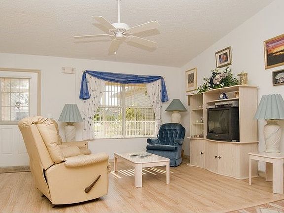 2nd image of 2758 Privada Dr