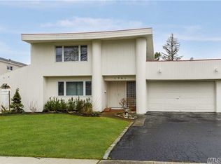 1791 Echo Pl, Merrick, NY 11566