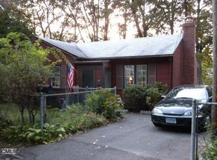 32 Cary Rd, Riverside, CT 06878