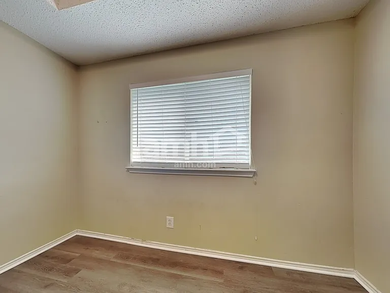 2717 Primrose Ln — Photo 21