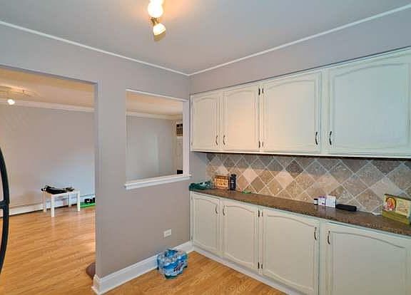 3rd image of 1012 Centurion Ln APT 8