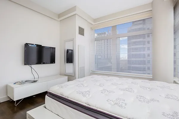 Rented by Halstead Real Estate | media 23