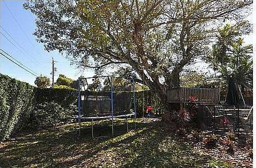 2nd image of 1540 SW 16th St