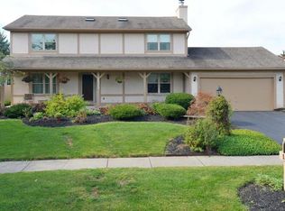 1533 Ojibwas Ct, Grove City, OH 43123