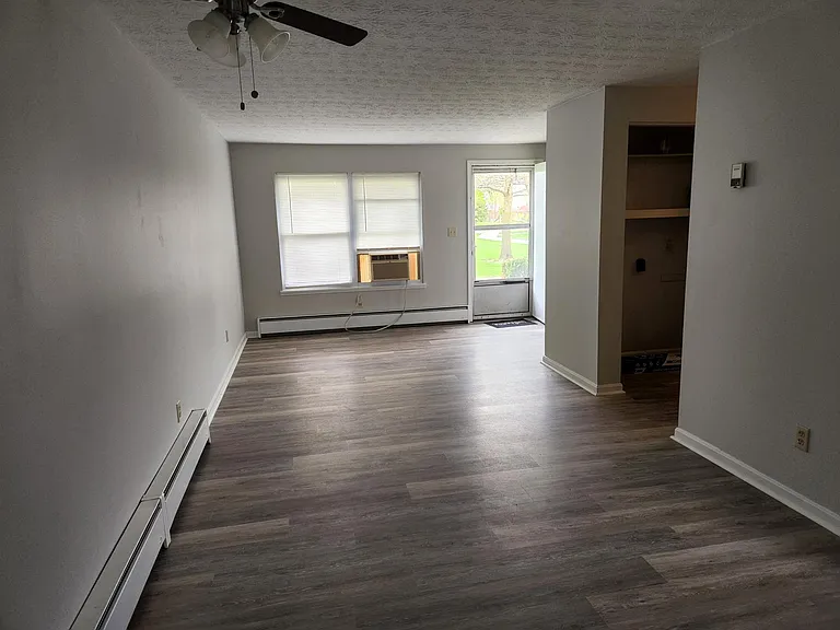 82 S Harrison St #B — Photo 3