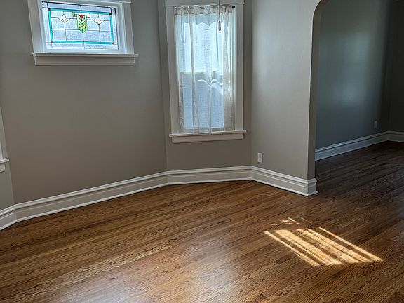 4th image of 4130 W Newport Ave #2