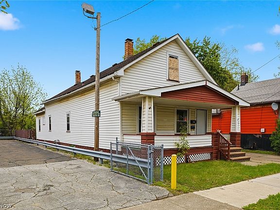 3rd image of 6511 Fullerton Ave