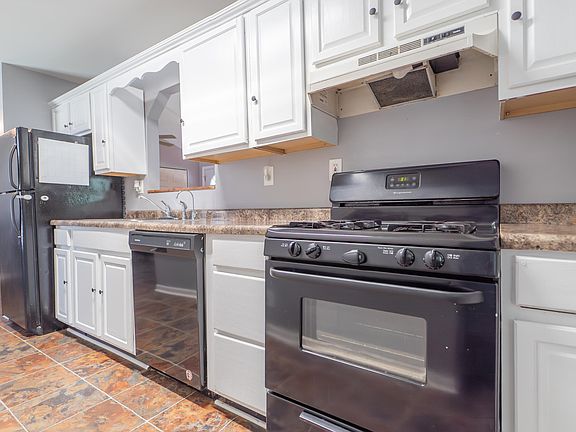 3rd image of 13240 Marquette St