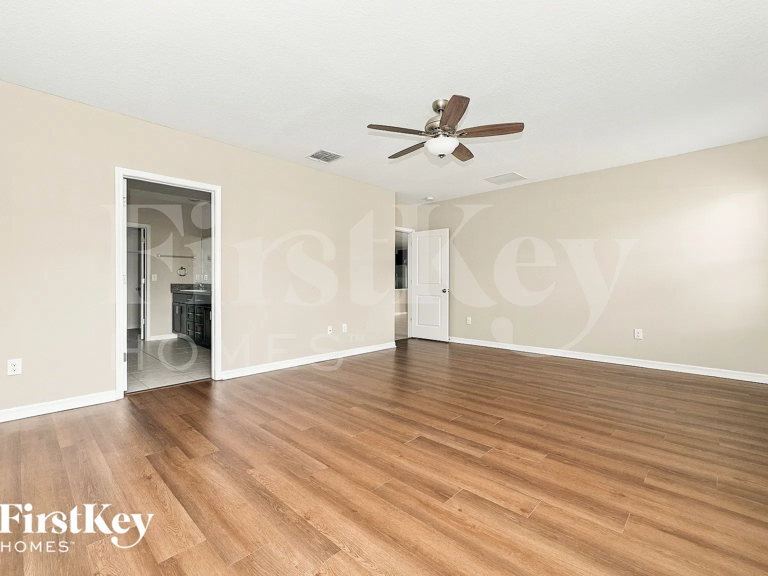 5 bed, 2.5 bath, 2949 sqft, $2,380 — Photo 3
