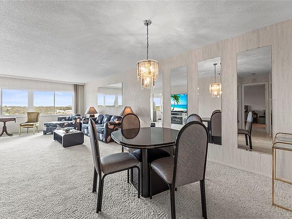 5th image of 100 BLUFF VIEW DRIVE #609A