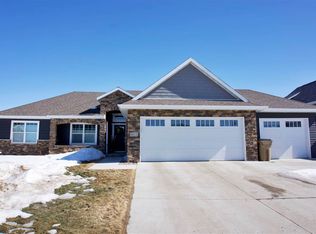 2612 20th St NW, Minot, ND 58703