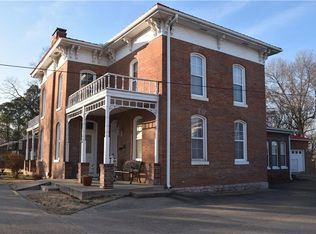 1007 SE 5th St, Huntsville, AR 72712