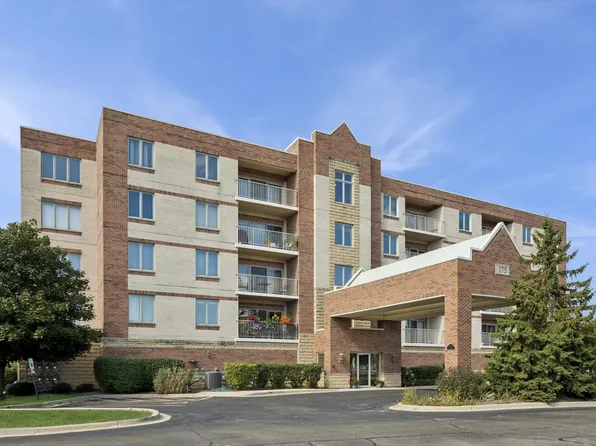 175 W Brush Hill Dr #404, Elmhurst, IL 60126