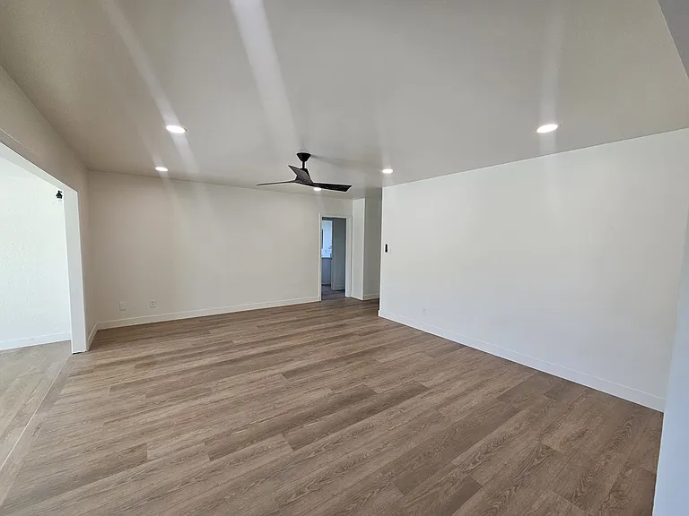 8552 Devenir Ave — Photo 8