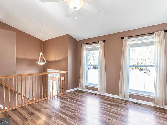 5th image of 165 Greenway Dr