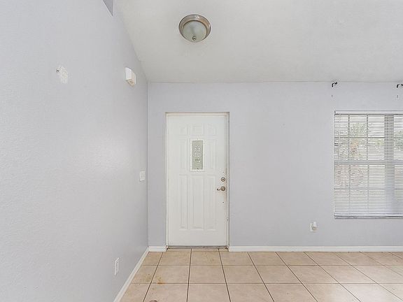 4th image of 118 Columbus Ave