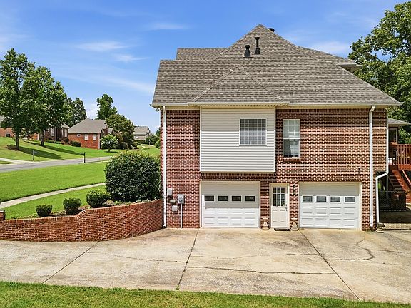 4th image of 2748 Oakleaf Cir