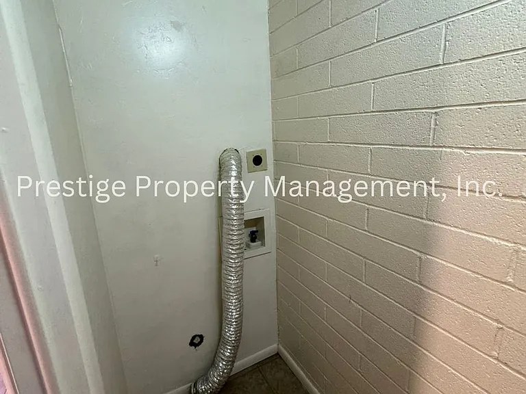 2525 N Alvernon Way #B4 — Photo 11