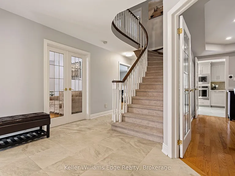 6760 Dillingwood Dr — Photo 2