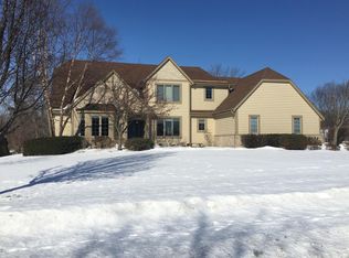 N29W26147 Coachman Dr, Pewaukee, WI 53072