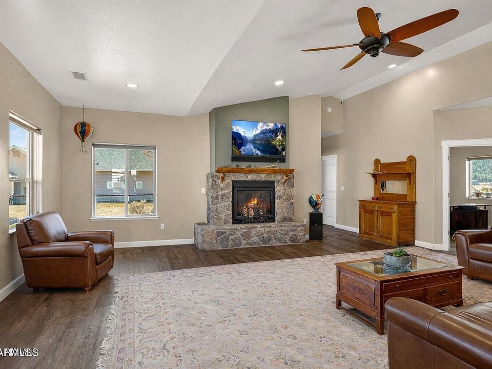 1st image of 8951 Richfield Drive